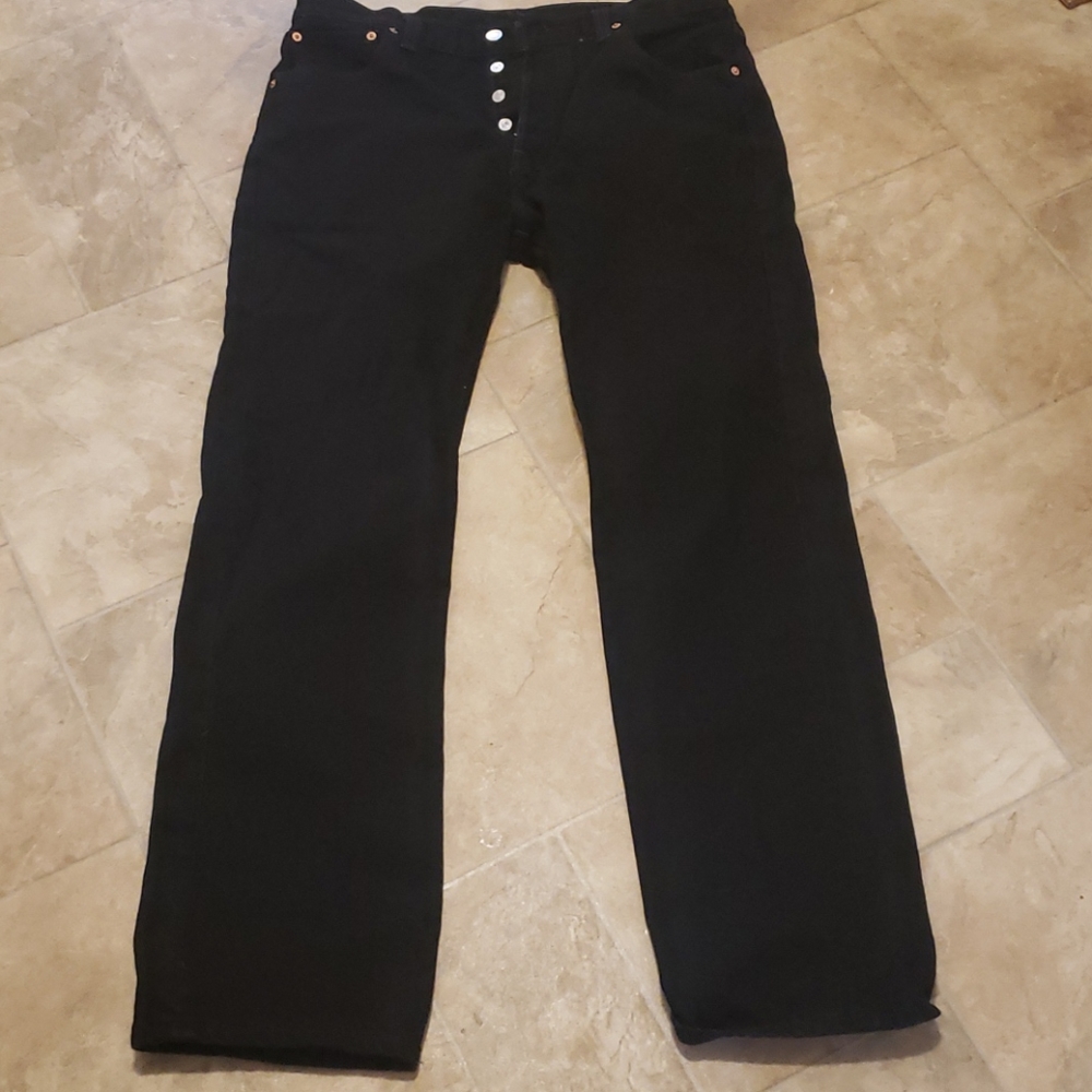 501 button fly Levi jeans
